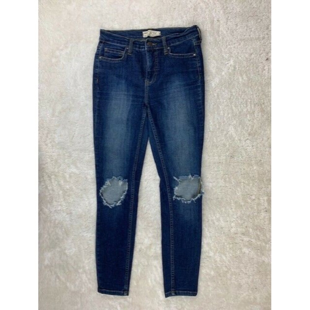 Free People 26 Womens Jeans Skinny Stretch Mid Rise Dark wash Rip Torn Distress